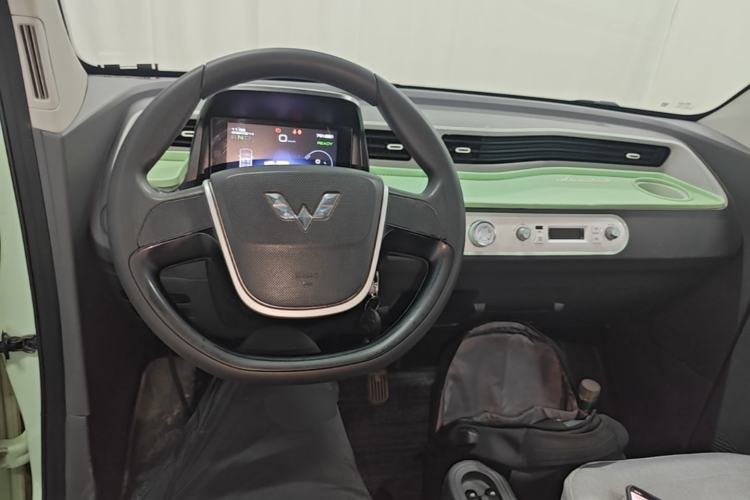 Used Wuling Hongguang MINIEV 2021 Macaron Fashion Model Lithium Iron Phosphate Center Console