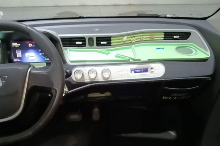 Used Wuling Hongguang MINIEV 2021 Macaron Premium Model – Lithium Iron Phosphate Center Console