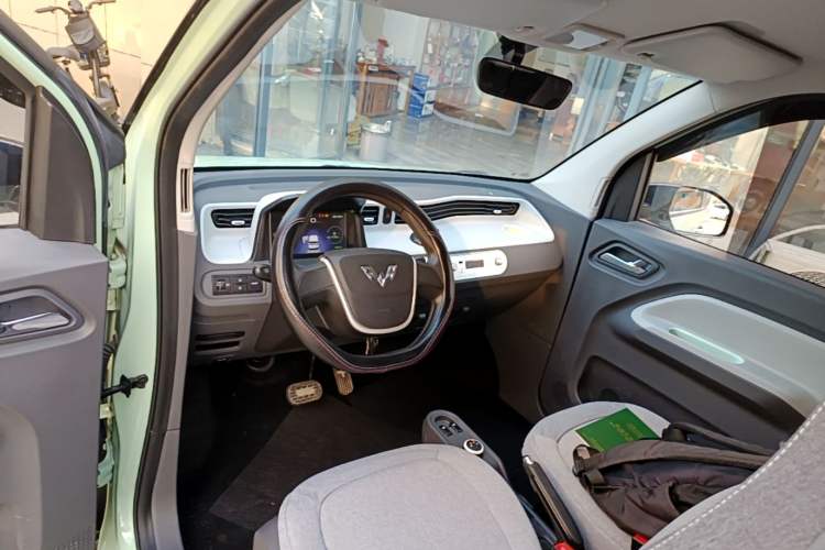 Used Wuling Hongguang MINIEV 2021 Macaron Premium Model – Lithium Iron Phosphate Center Console
