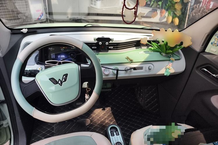 Used Wuling Hongguang MINIEV 2021 Macaron Premium Model – Lithium-NMC Center Console