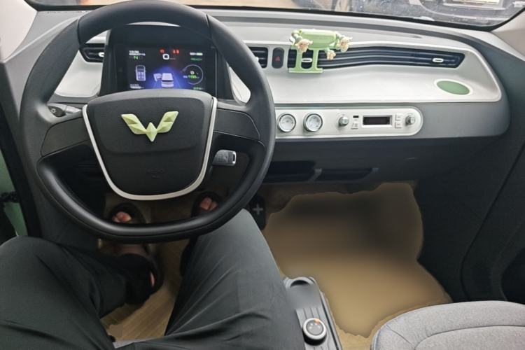 Used Wuling Hongguang MINIEV 2021 Macaron Premium Model – Lithium Iron Phosphate Center Console