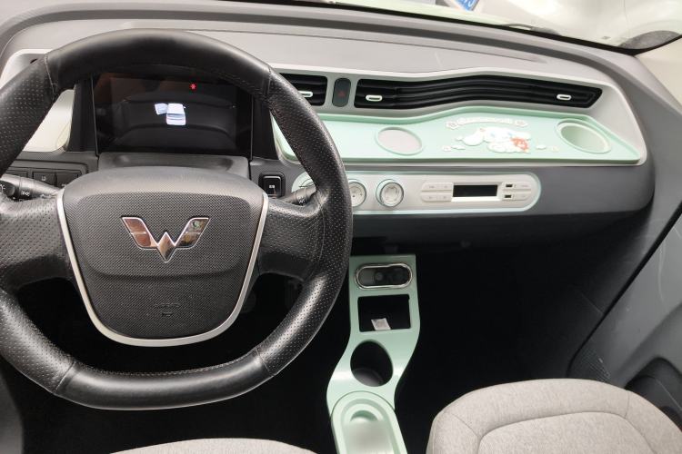 Used Wuling Hongguang MINIEV 2021 Macaron Premium Model – Lithium Iron Phosphate Center Console