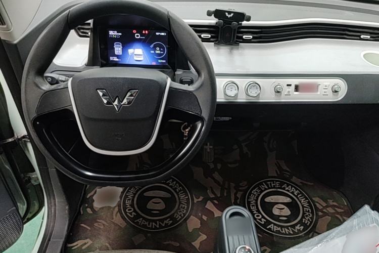 Used Wuling Hongguang MINIEV 2021 Macaron Premium Model – Lithium Iron Phosphate Center Console