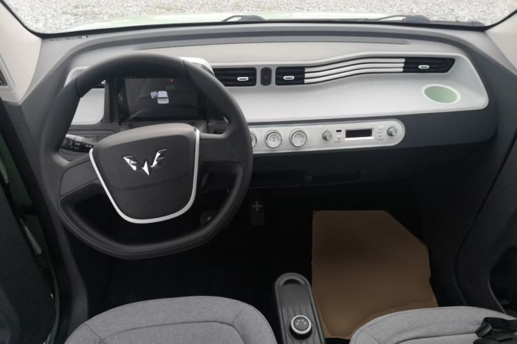 Used Wuling Hongguang MINIEV 2021 Macaron Premium Model – Lithium Iron Phosphate Center Console