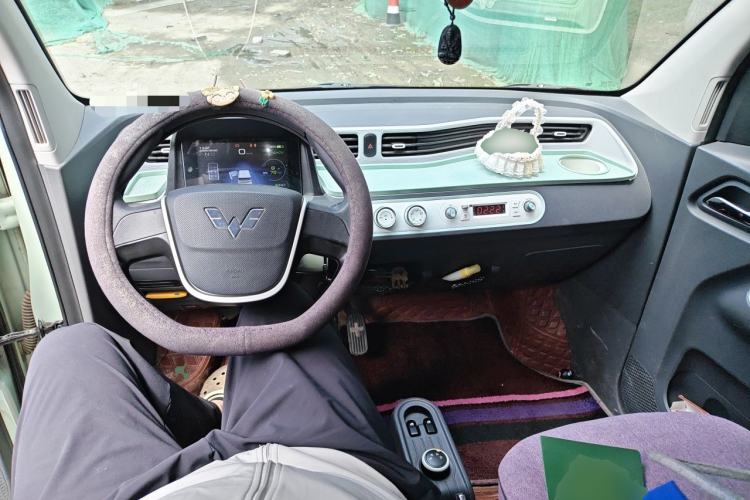 Used Wuling Hongguang MINIEV 2021 Macaron Fashion Edition Lithium-Ion Battery Center Console