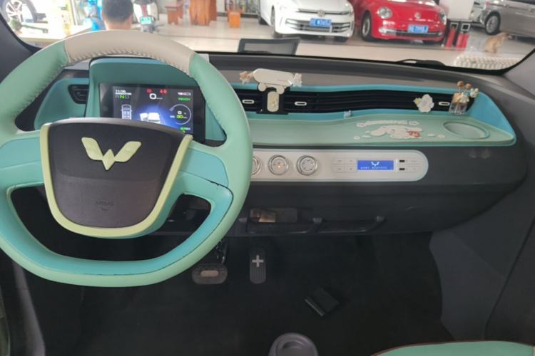 Used Wuling Hongguang MINIEV 2021 Macaron Premium Model – Lithium-NMC Center Console