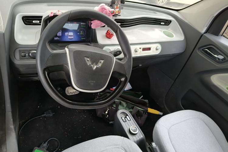 Used Wuling Hongguang MINIEV 2021 Macaron Premium Model – Lithium Iron Phosphate Center Console