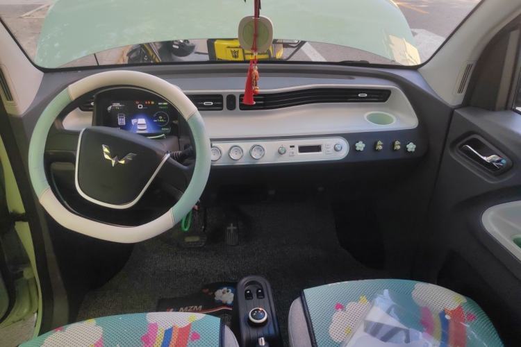 Used Wuling Hongguang MINIEV 2021 Macaron Premium Model – Lithium Iron Phosphate Center Console