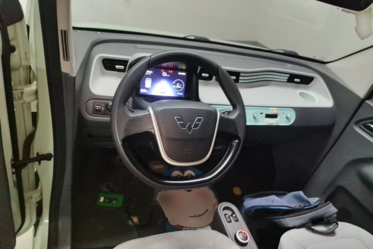 Used Wuling Hongguang MINIEV 2021 Macaron Sandwich Model 170 km Lithium Iron Phosphate Center Console