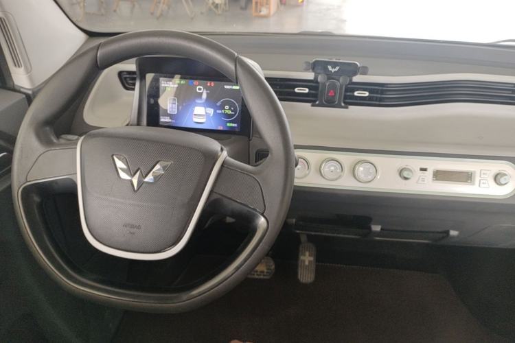 Used Wuling Hongguang MINIEV 2021 Macaron Premium Model – Lithium-NMC Center Console