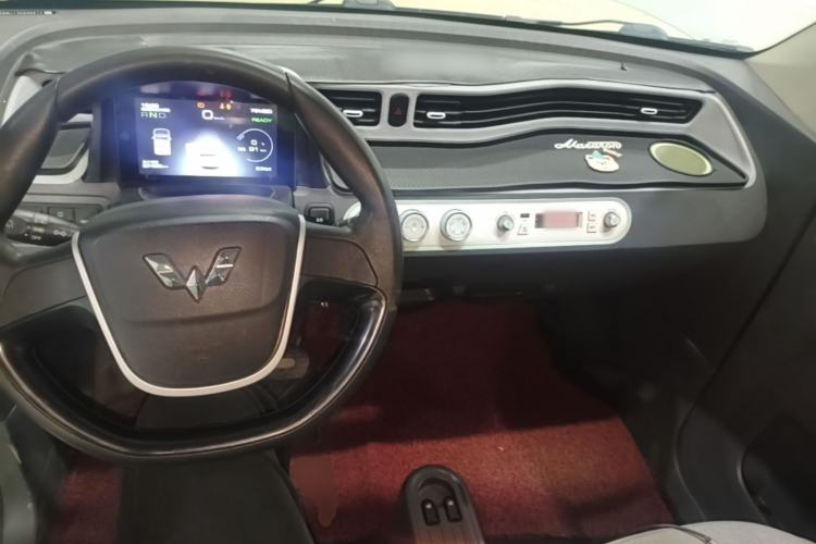 Used Wuling Hongguang MINIEV 2021 Macaron Fashion Model Lithium Iron Phosphate Center Console