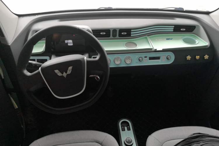 Used Wuling Hongguang MINIEV 2021 Macaron Premium Model – Lithium Iron Phosphate Center Console