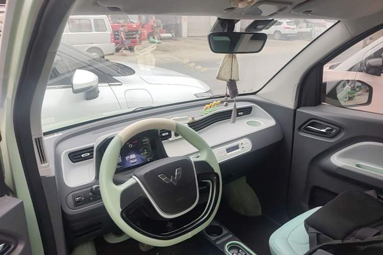 Used Wuling Hongguang MINIEV 2021 Macaron Premium Model – Lithium Iron Phosphate Center Console