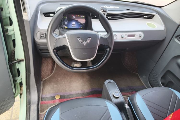 Used Wuling Hongguang MINIEV 2021 Macaron Premium Model – Lithium Iron Phosphate Center Console