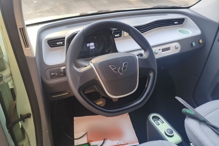 Used Wuling Hongguang MINIEV 2021 Macaron Premium Model – Lithium Iron Phosphate Center Console