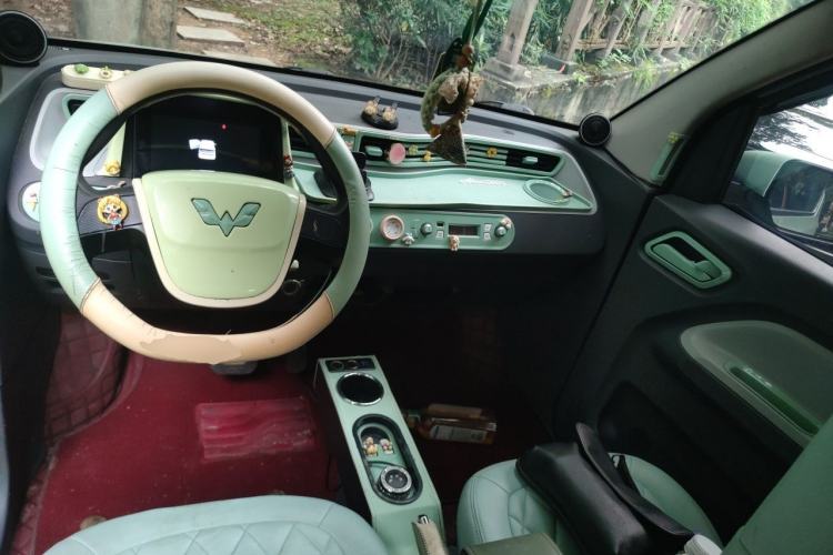 Used Wuling Hongguang MINIEV 2021 Macaron Premium Model – Lithium Iron Phosphate Center Console