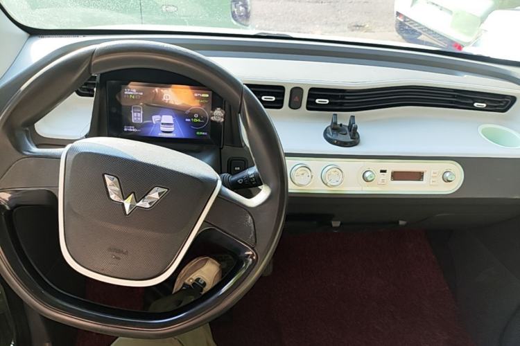 Used Wuling Hongguang MINIEV 2021 Macaron Premium Model – Lithium Iron Phosphate Center Console