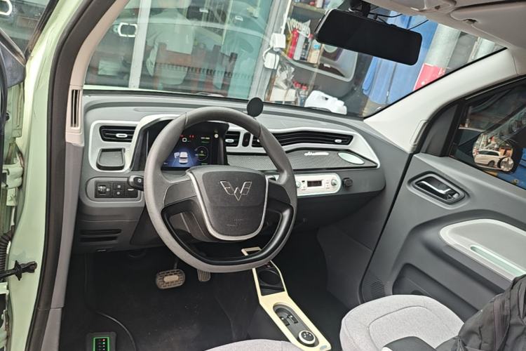 Used Wuling Hongguang MINIEV 2021 Macaron Premium Model – Lithium Iron Phosphate Center Console