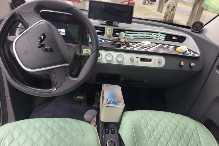 Used Wuling Hongguang MINIEV 2021 Macaron Premium Model – Lithium-NMC Center Console