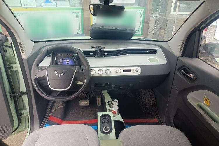 Used Wuling Hongguang MINIEV 2021 Macaron Fashion Model Lithium Iron Phosphate Center Console