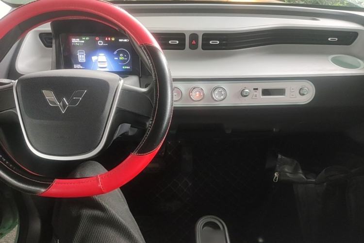 Used Wuling Hongguang MINIEV 2021 Macaron Premium Model – Lithium Iron Phosphate Center Console