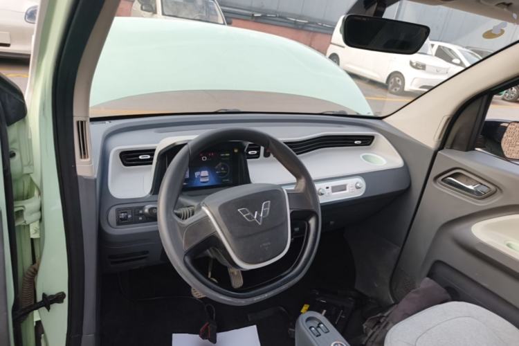 Used Wuling Hongguang MINIEV 2021 Macaron Fashion Model Lithium Iron Phosphate Center Console