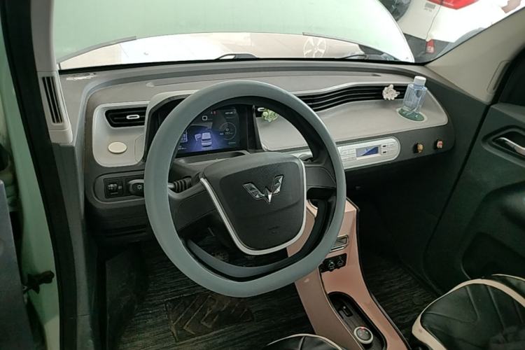 Used Wuling Hongguang MINIEV 2021 Macaron Fashion Model Lithium Iron Phosphate Center Console