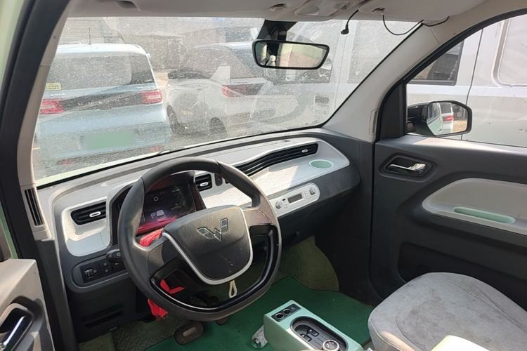 Used Wuling Hongguang MINIEV 2021 Macaron Fashion Model Lithium Iron Phosphate Center Console