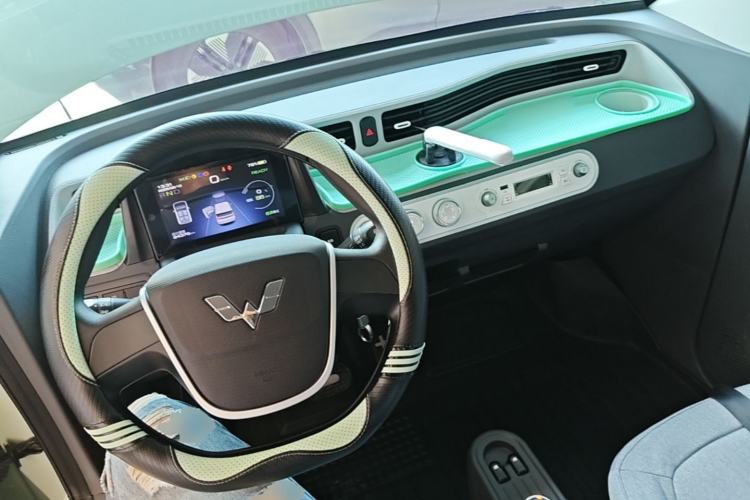 Used Wuling Hongguang MINIEV 2021 Macaron Fashion Edition Lithium-Ion Battery Center Console