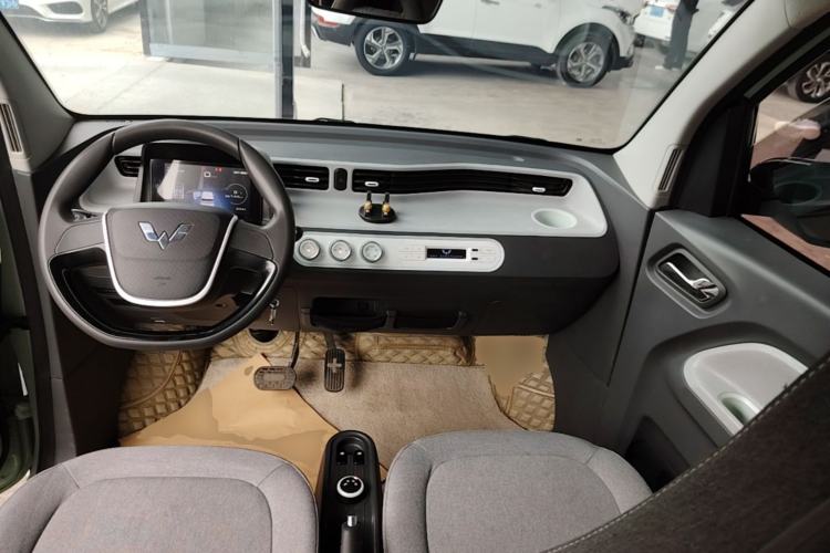 Used Wuling Hongguang MINIEV 2021 Macaron Premium Model – Lithium Iron Phosphate Center Console