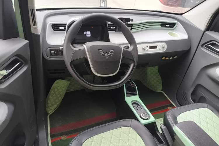 Used Wuling Hongguang MINIEV 2021 Macaron Premium Model – Lithium Iron Phosphate Center Console