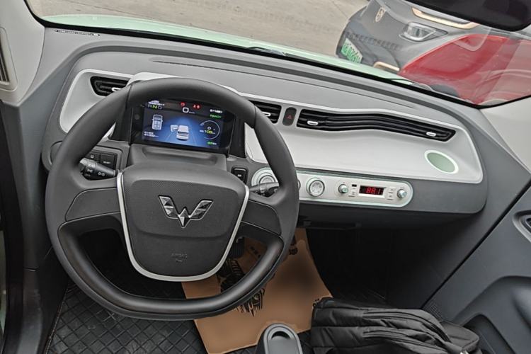 Used Wuling Hongguang MINIEV 2021 Macaron Premium Model – Lithium Iron Phosphate Center Console