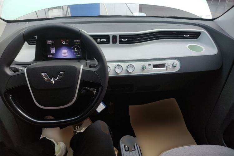 Used Wuling Hongguang MINIEV 2021 Macaron Premium Model – Lithium Iron Phosphate Center Console