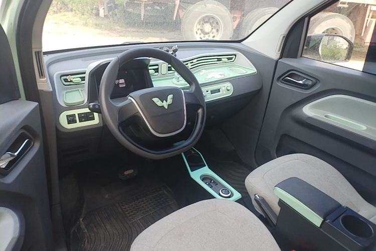 Used Wuling Hongguang MINIEV 2021 Macaron Fashion Model Lithium Iron Phosphate Center Console