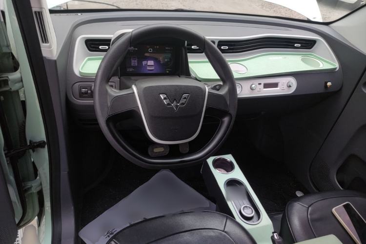 Used Wuling Hongguang MINIEV 2021 Macaron Premium Model – Lithium Iron Phosphate Center Console