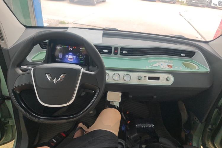 Used Wuling Hongguang MINIEV 2021 Macaron Premium Model – Lithium Iron Phosphate Center Console