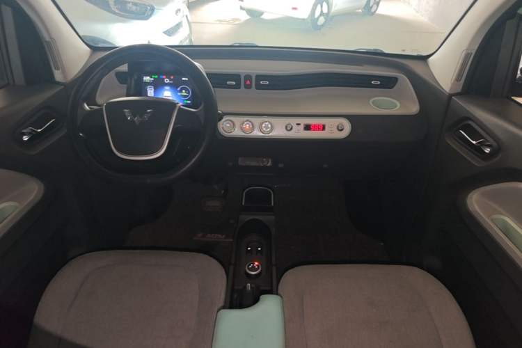 Used Wuling Hongguang MINIEV 2021 Macaron Premium Model – Lithium Iron Phosphate Center Console