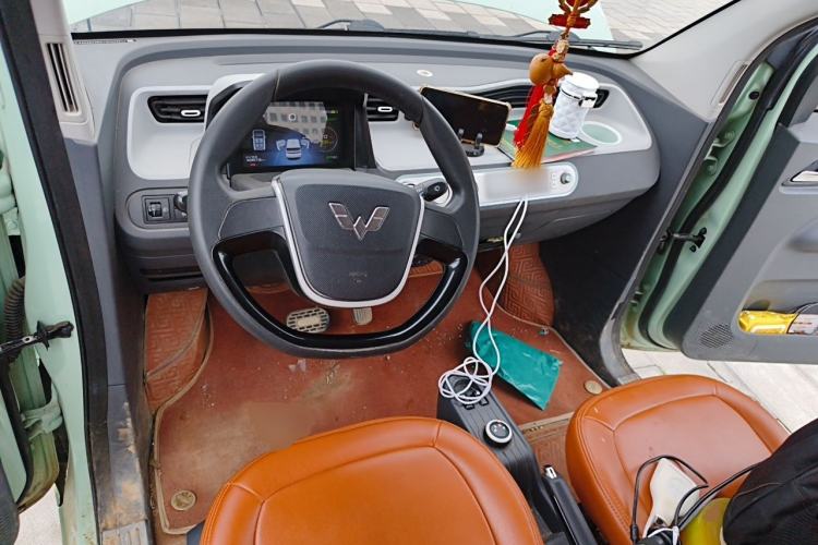 Used Wuling Hongguang MINIEV 2021 Macaron Premium Model – Lithium-NMC Center Console