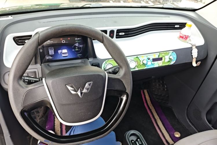 Used Wuling Hongguang MINIEV 2021 Macaron Premium Model – Lithium Iron Phosphate Center Console
