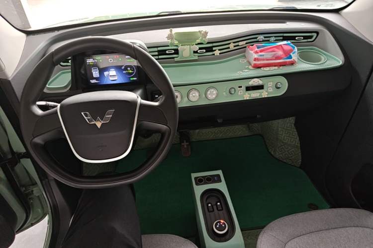Used Wuling Hongguang MINIEV 2021 Macaron Premium Model – Lithium Iron Phosphate Center Console