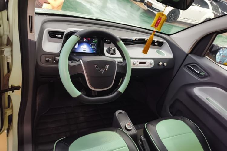 Used Wuling Hongguang MINIEV 2021 Macaron Premium Model – Lithium Iron Phosphate Center Console