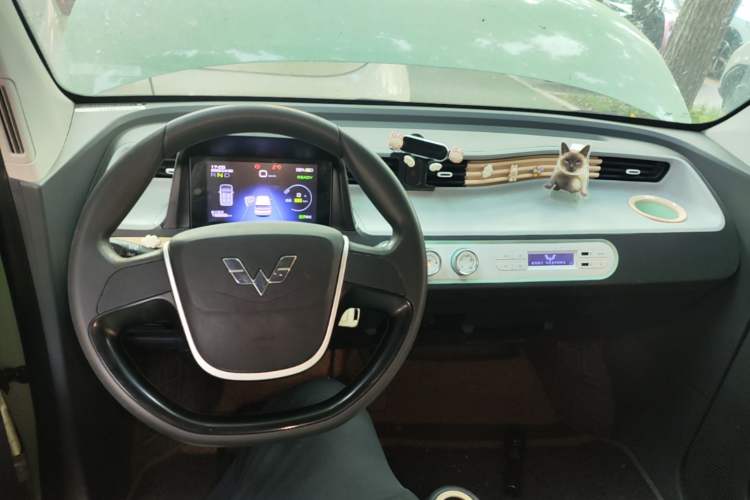 Used Wuling Hongguang MINIEV 2021 Macaron Premium Model – Lithium Iron Phosphate Center Console