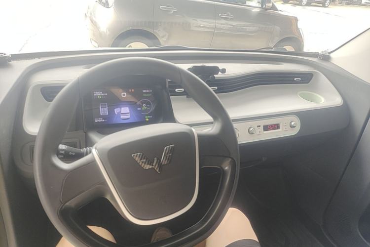 Used Wuling Hongguang MINIEV 2021 Macaron Premium Model – Lithium-NMC Center Console