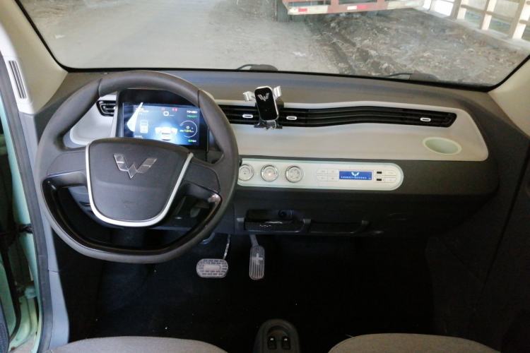 Used Wuling Hongguang MINIEV 2021 Macaron Premium Model – Lithium Iron Phosphate Center Console