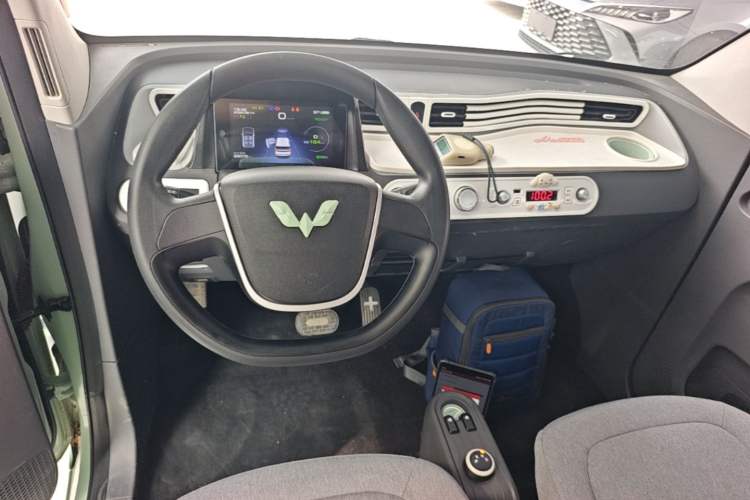 Used Wuling Hongguang MINIEV 2021 Macaron Premium Model – Lithium Iron Phosphate Center Console