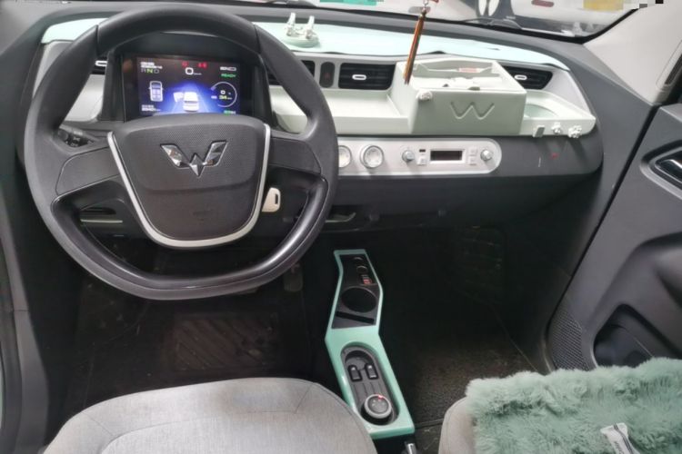 Used Wuling Hongguang MINIEV 2021 Macaron Premium Model – Lithium Iron Phosphate Center Console