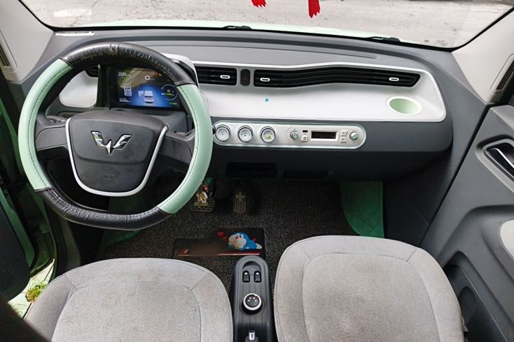 Used Wuling Hongguang MINIEV 2021 Macaron Premium Model – Lithium Iron Phosphate Center Console