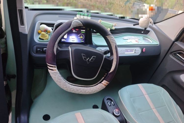 Used Wuling Hongguang MINIEV 2021 Macaron Premium Model – Lithium Iron Phosphate Center Console