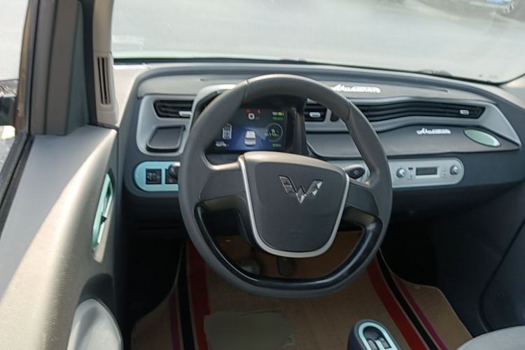 Used Wuling Hongguang MINIEV 2021 Macaron Premium Model – Lithium-NMC Center Console