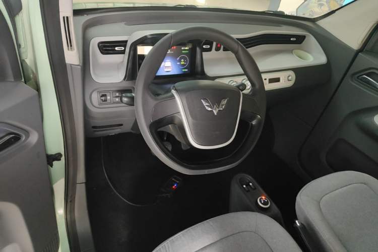 Used Wuling Hongguang MINIEV 2021 Macaron Premium Model – Lithium Iron Phosphate Center Console